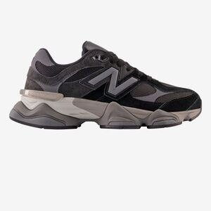 New Balance Men's Grey & Black Suede Mesh Sneaker